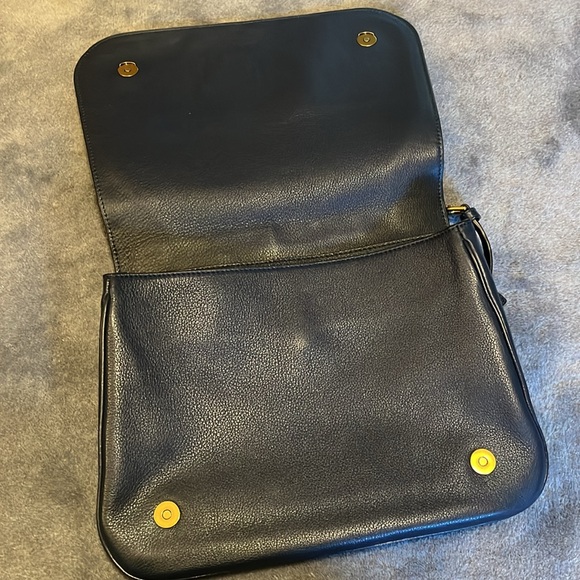 LIKE NEW Tory Burch Navy Blue Leather Shoulder Handbag - Picture 2 of 4